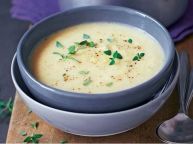 Knoblauchsuppe mit Parmesan